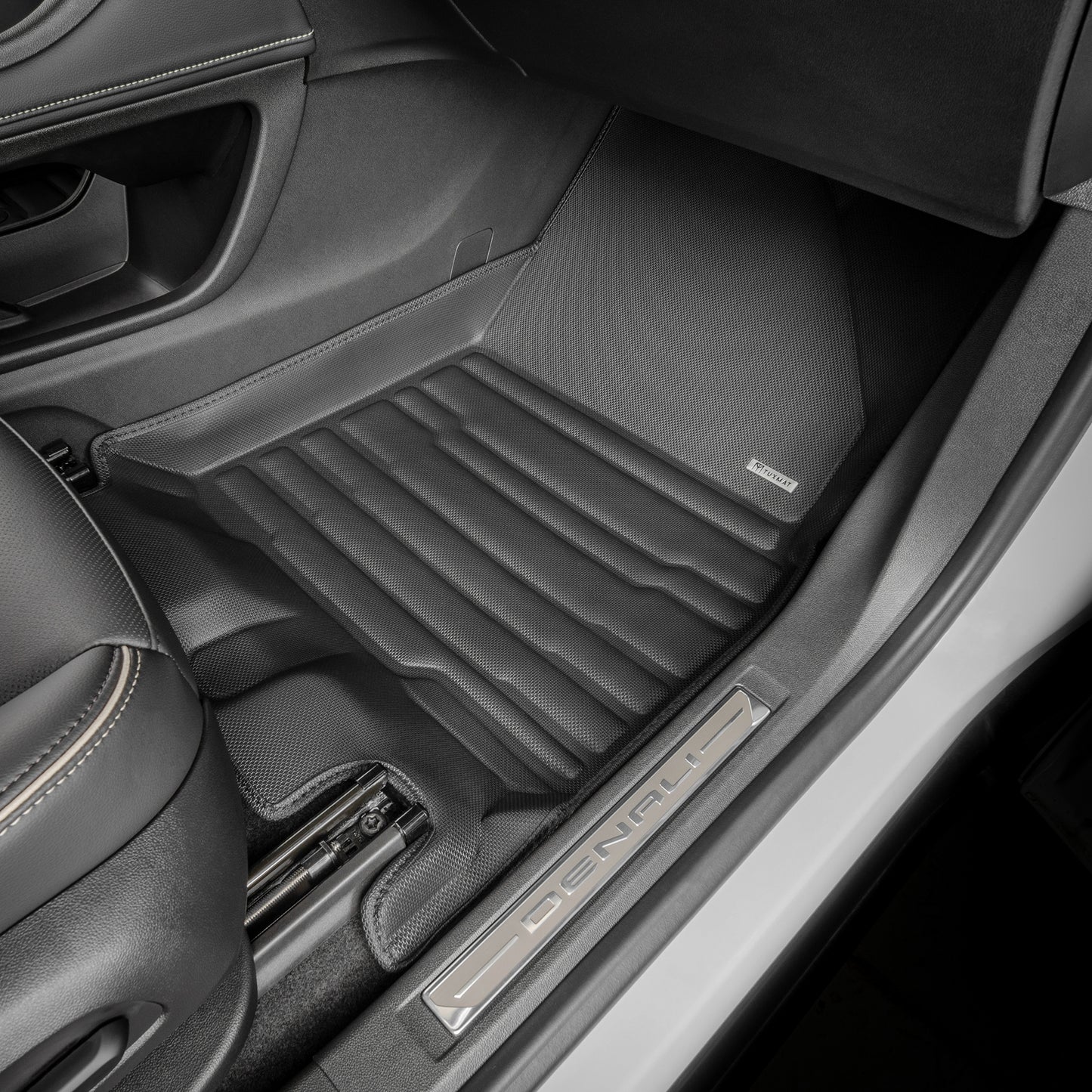 GMC Acadia 6-Seater