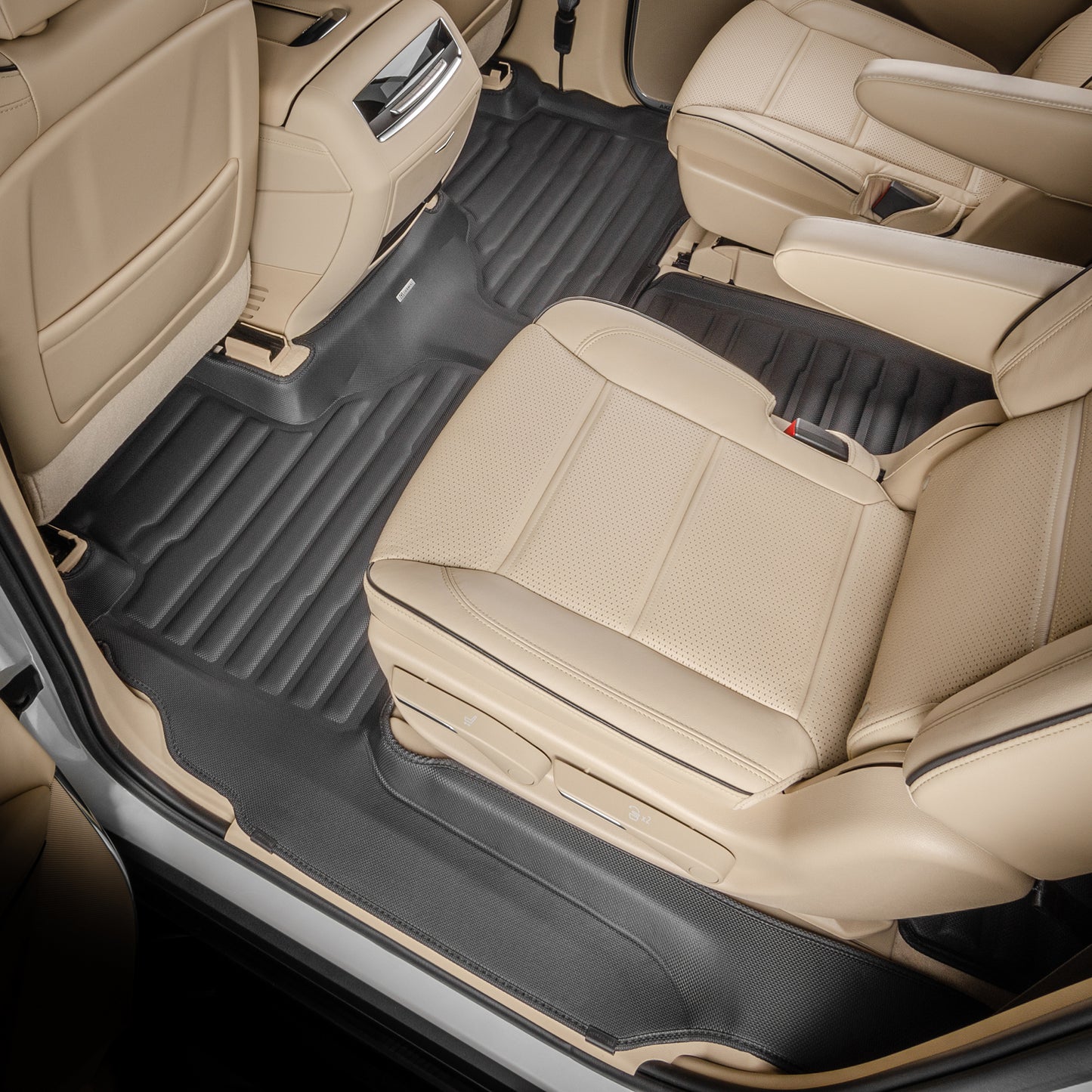 Chevrolet Suburban 7-Seater