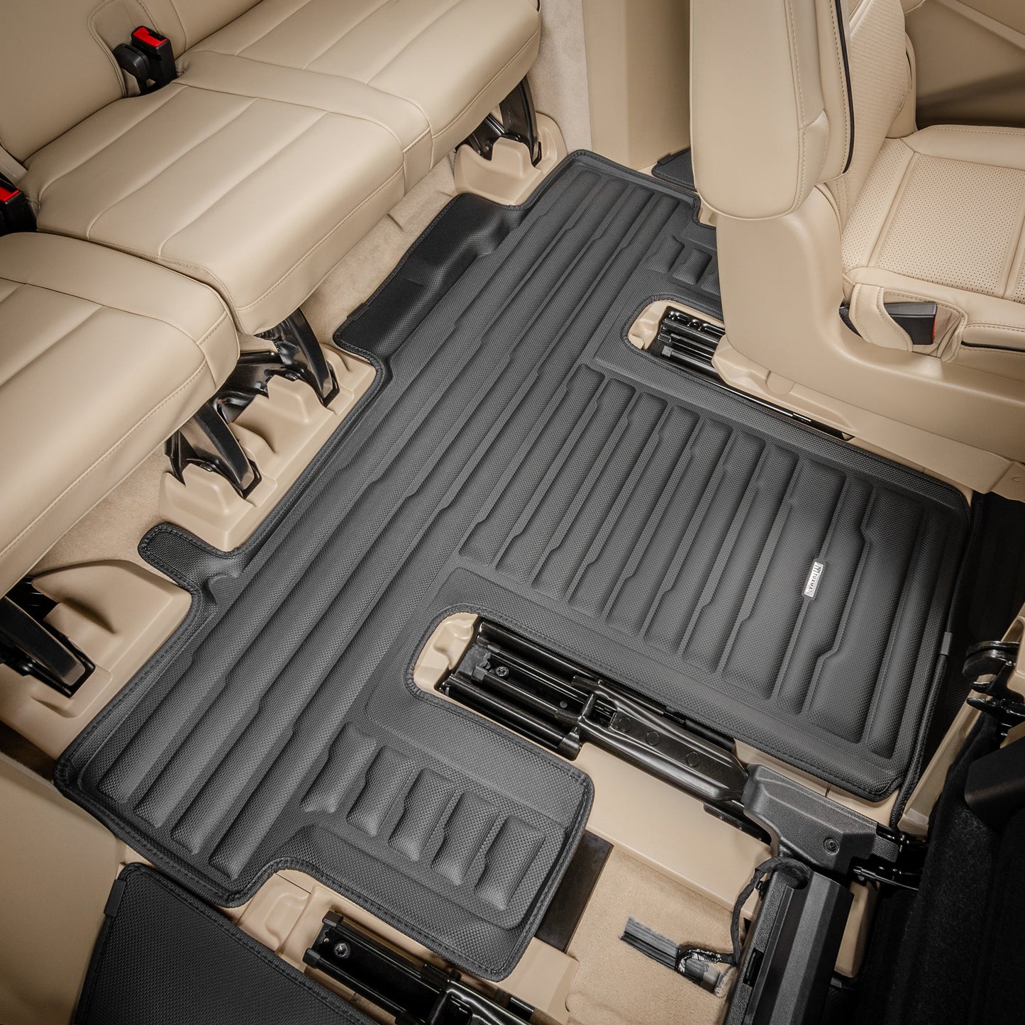 Chevrolet Suburban 7-Seater