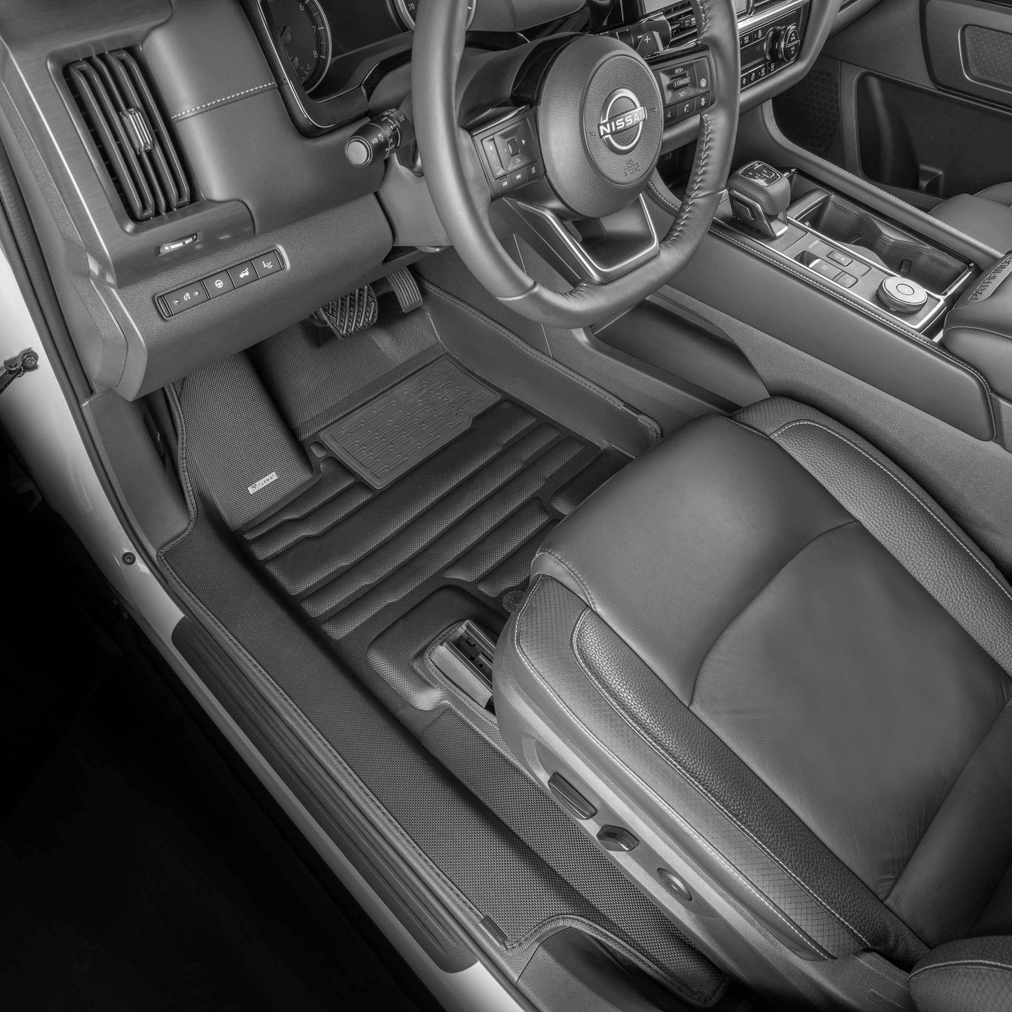 Nissan Pathfinder 8-Seater