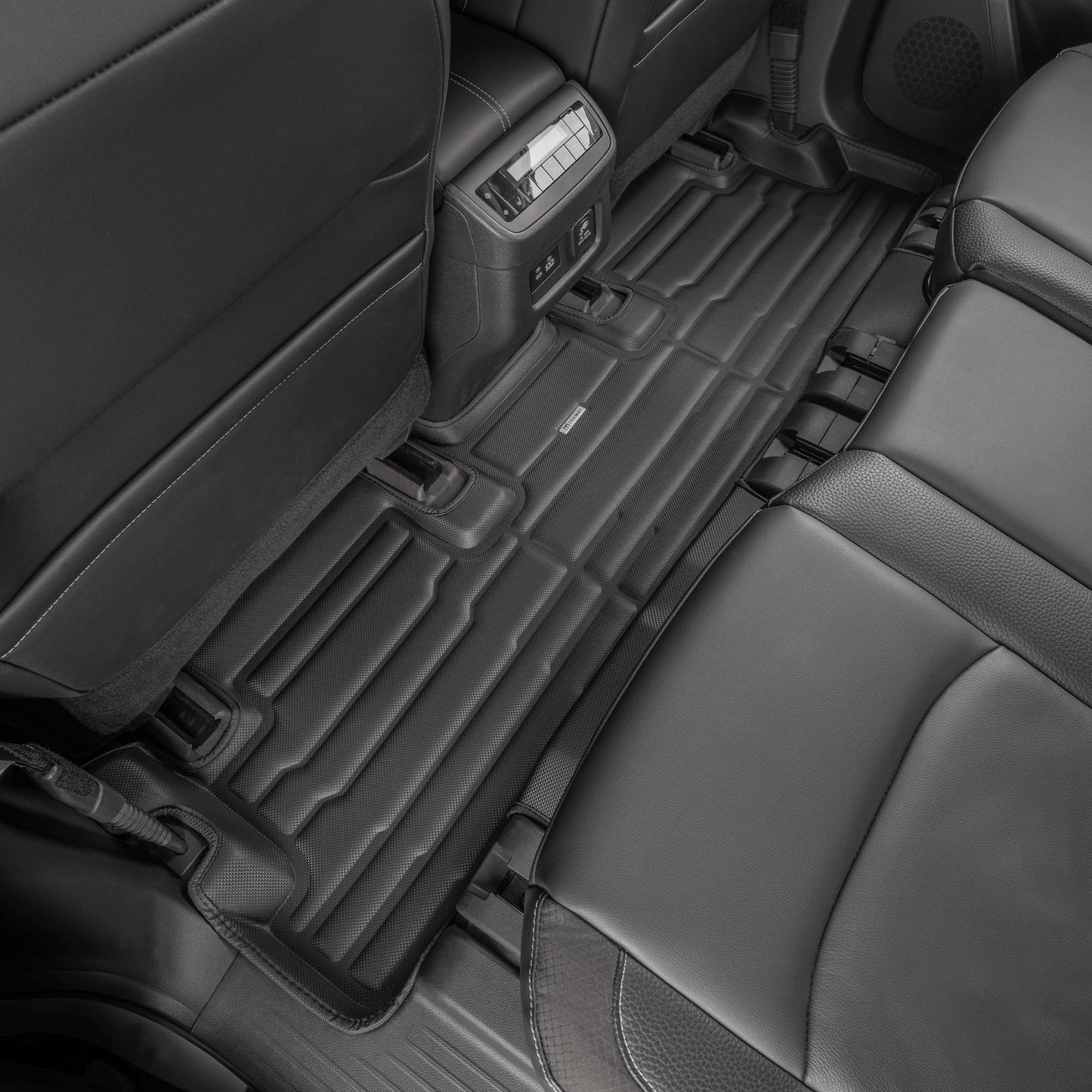 Nissan Pathfinder 8-Seater