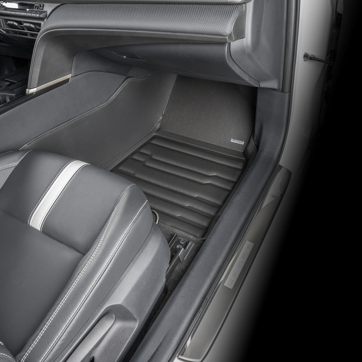 Toyota Camry Hybrid AWD