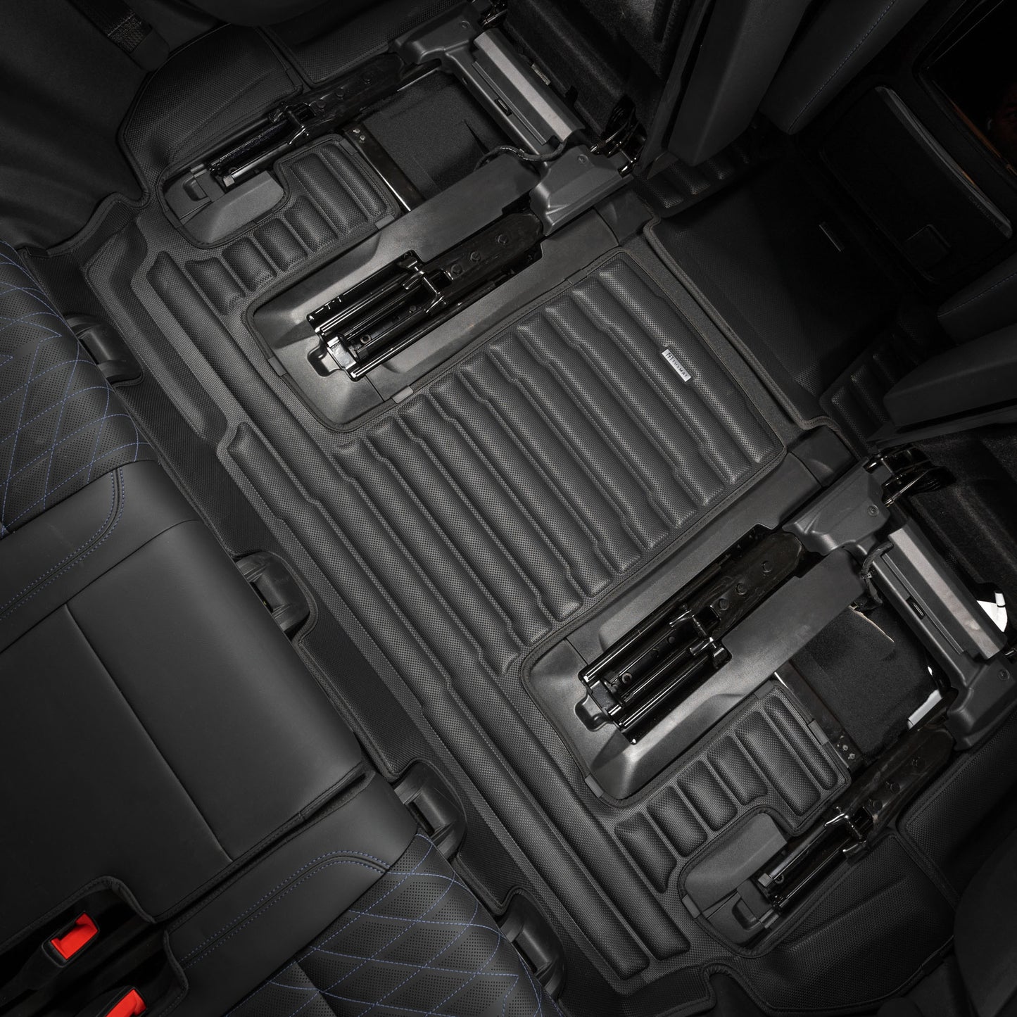 Cadillac Escalade IQ without Second Row Console